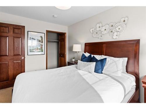 228 Sagewood Landing Sw, Airdrie, AB - Indoor Photo Showing Bedroom