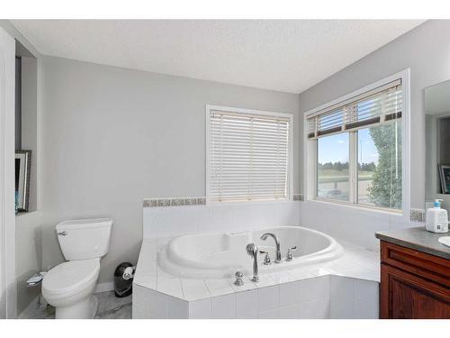 276 Cove Dr, Chestermere, AB - Indoor Photo Showing Bathroom