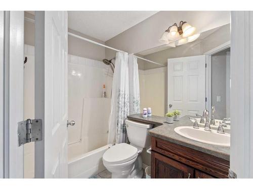 276 Cove Dr, Chestermere, AB - Indoor Photo Showing Bathroom