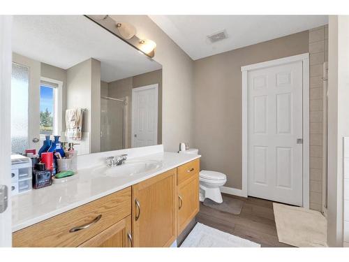 250 Saddlecrest Close Ne, Calgary, AB - Indoor Photo Showing Bathroom