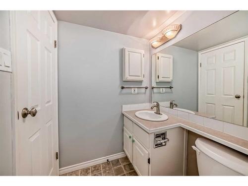 303-1334 13 Avenue Sw, Calgary, AB - Indoor Photo Showing Bathroom