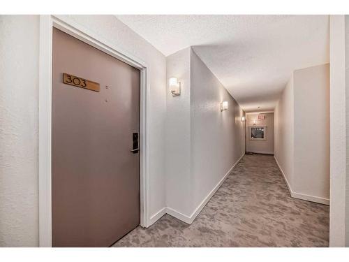 303-1334 13 Avenue Sw, Calgary, AB - Indoor Photo Showing Other Room