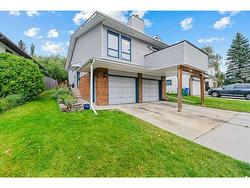 52 Hawkcliff Way NW Calgary, AB T3G 2R7