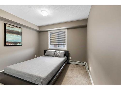 1513-4641 128 Avenue Ne, Calgary, AB - Indoor Photo Showing Bedroom