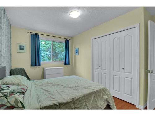 96-251 90 Avenue Se, Calgary, AB - Indoor Photo Showing Bedroom