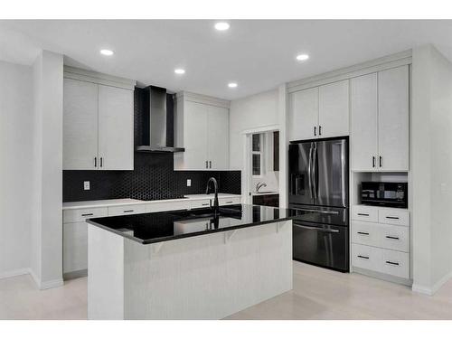 25 Corner Meadows Gardens Ne, Calgary, AB - Indoor Photo Showing Kitchen With Upgraded Kitchen