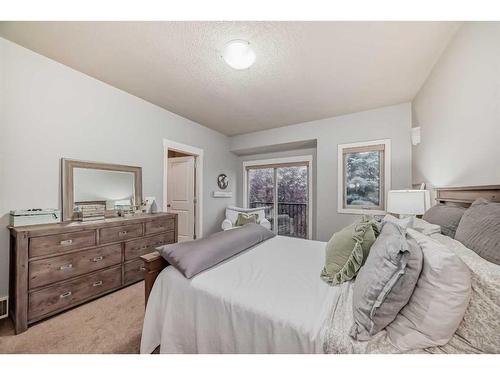 2-1934 24A Street Sw, Calgary, AB - Indoor Photo Showing Bedroom