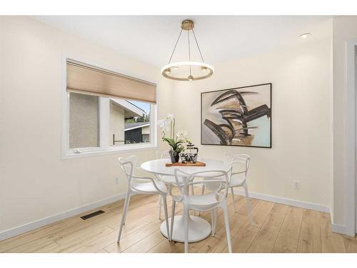 4 Oakbury Place Sw, Calgary, AB - Indoor Photo Showing Dining Room