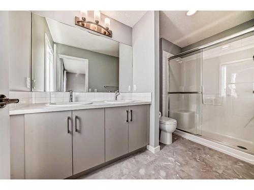 151 Magnolia Terrace Se, Calgary, AB - Indoor Photo Showing Bathroom