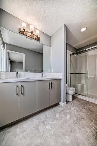 151 Magnolia Terrace Se, Calgary, AB - Indoor Photo Showing Bathroom