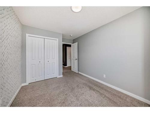 151 Magnolia Terrace Se, Calgary, AB - Indoor