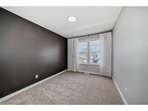 151 Magnolia Terrace Se, Calgary, AB - Indoor Photo Showing Other Room