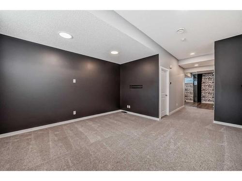 151 Magnolia Terrace Se, Calgary, AB - Indoor