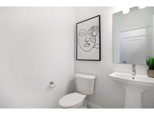 38 Dawson Drive, Chestermere, AB - Indoor Photo Showing Bathroom