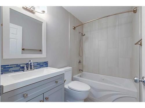 83 Lake Sylvan Close Se, Calgary, AB - Indoor Photo Showing Bathroom