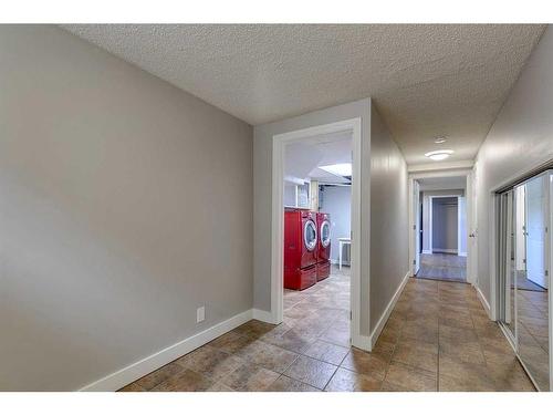 83 Lake Sylvan Close Se, Calgary, AB - Indoor Photo Showing Other Room