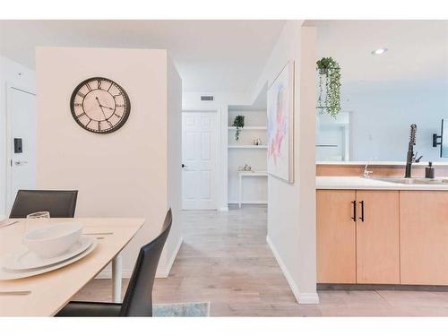 201-188 15 Avenue Sw, Calgary, AB - Indoor Photo Showing Dining Room