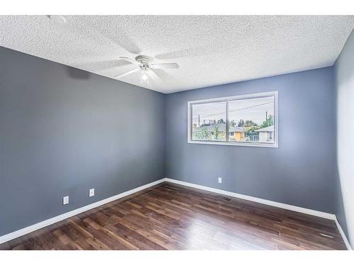 4152 Doverbrook Road Se, Calgary, AB - Indoor Photo Showing Other Room