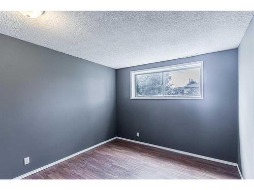 4152 Doverbrook Road Se, Calgary, AB - Indoor Photo Showing Other Room