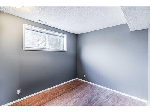 4152 Doverbrook Road Se, Calgary, AB - Indoor Photo Showing Other Room