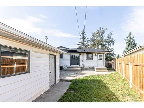 4152 Doverbrook Road Se, Calgary, AB - Outdoor