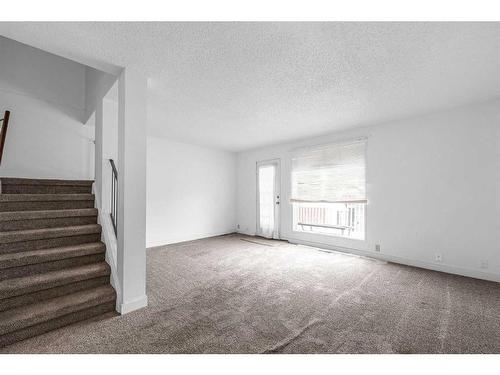 1171 Ranchlands Boulevard Nw, Calgary, AB - Indoor Photo Showing Other Room