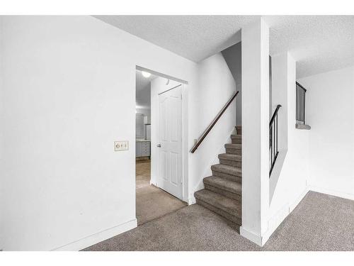 1171 Ranchlands Boulevard Nw, Calgary, AB - Indoor Photo Showing Other Room