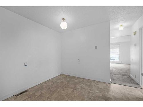 1171 Ranchlands Boulevard Nw, Calgary, AB - Indoor Photo Showing Other Room