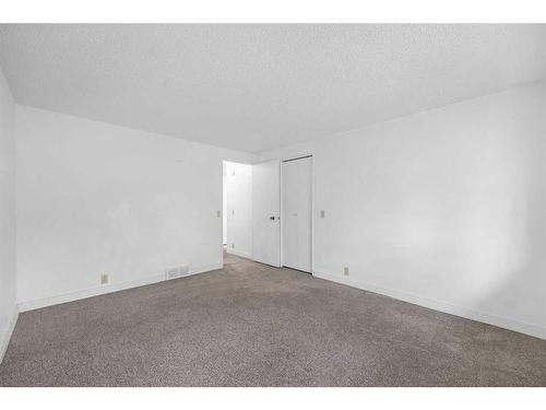 1171 Ranchlands Boulevard Nw, Calgary, AB - Indoor Photo Showing Other Room