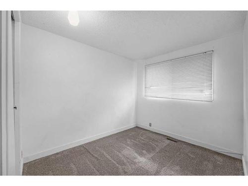 1171 Ranchlands Boulevard Nw, Calgary, AB - Indoor Photo Showing Other Room