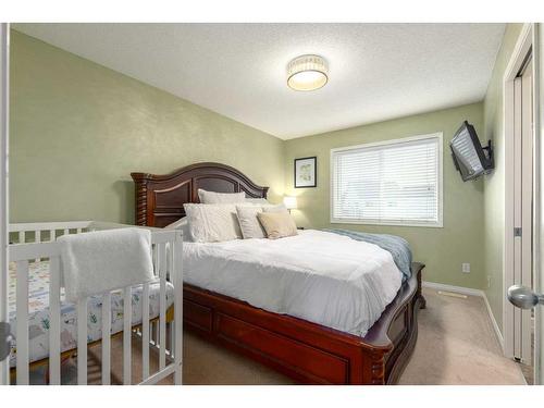 19 Copperfield Common Se, Calgary, AB - Indoor Photo Showing Bedroom