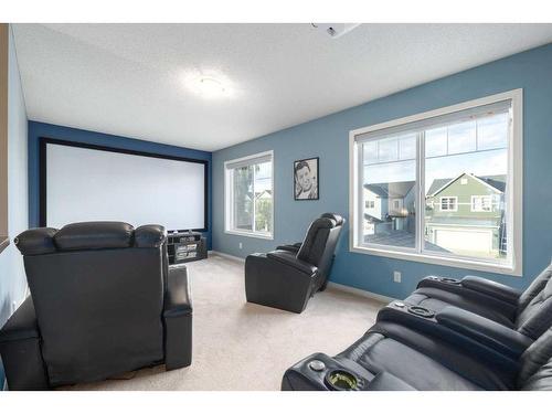 19 Copperfield Common Se, Calgary, AB - Indoor Photo Showing Living Room