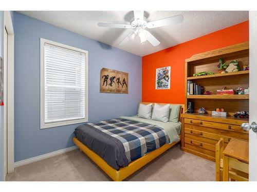 19 Copperfield Common Se, Calgary, AB - Indoor Photo Showing Bedroom