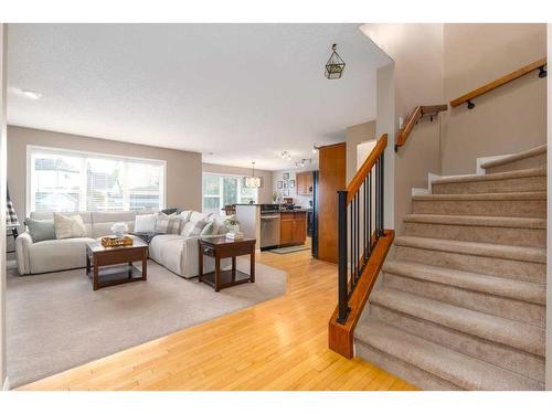 19 Copperfield Common Se, Calgary, AB - Indoor Photo Showing Living Room