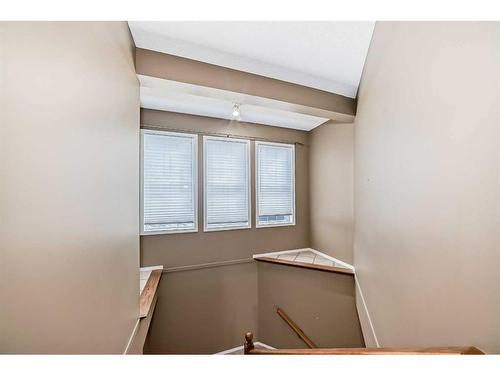 9 Spring Crescent Sw, Calgary, AB - Indoor Photo Showing Bathroom