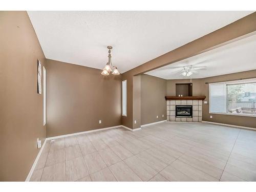 9 Spring Crescent Sw, Calgary, AB - Indoor Photo Showing Other Room