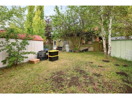 8 Dalzell Place Nw, Calgary, AB - Outdoor