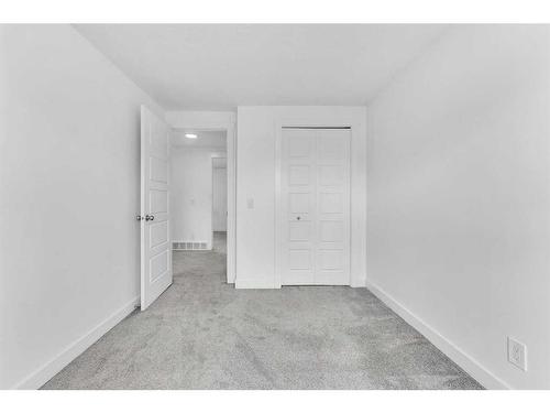 5518 Rundlehorn Drive Ne, Calgary, AB - Indoor Photo Showing Other Room