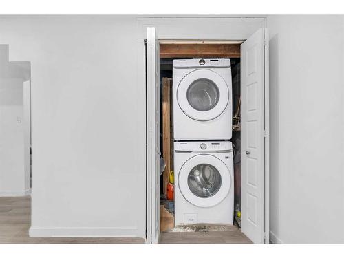 5518 Rundlehorn Drive Ne, Calgary, AB - Indoor Photo Showing Laundry Room