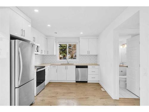 5518 Rundlehorn Drive Ne, Calgary, AB - Indoor Photo Showing Kitchen With Stainless Steel Kitchen With Upgraded Kitchen