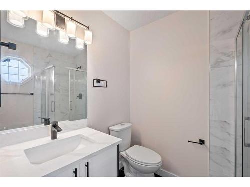 135 Mt Apex Crescent Se, Calgary, AB - Indoor Photo Showing Bathroom