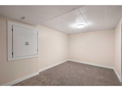 135 Mt Apex Crescent Se, Calgary, AB - Indoor Photo Showing Other Room