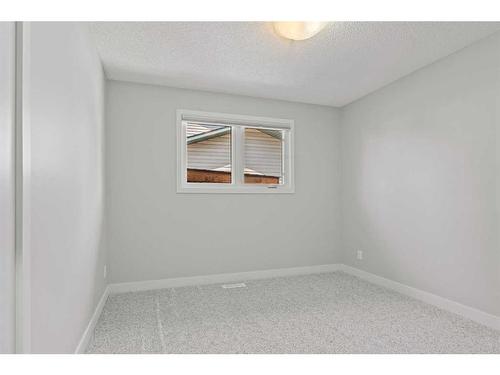 315 Woodridge Place Sw, Calgary, AB - Indoor Photo Showing Other Room