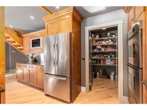 243052 Westbluff Road, Rural Rocky View County, AB - Indoor Photo Showing Kitchen