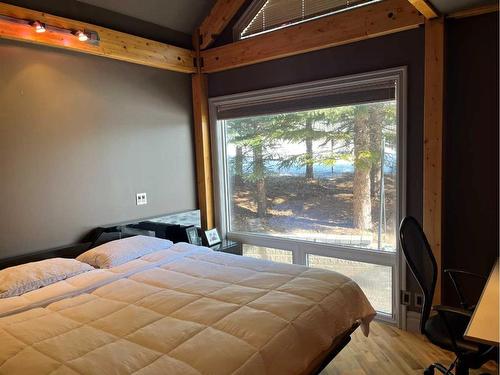 243052 Westbluff Road, Rural Rocky View County, AB - Indoor Photo Showing Bedroom