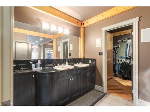 243052 Westbluff Road, Rural Rocky View County, AB - Indoor Photo Showing Bathroom