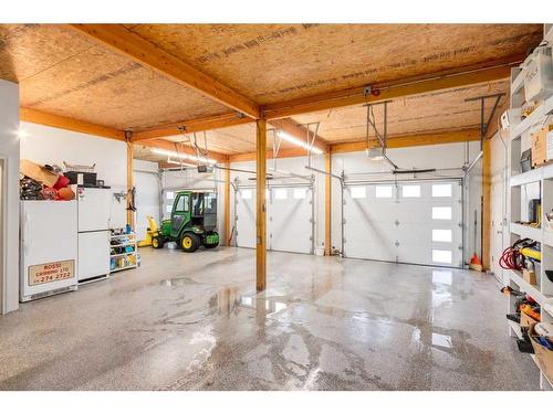 243052 Westbluff Road, Rural Rocky View County, AB - Indoor Photo Showing Garage