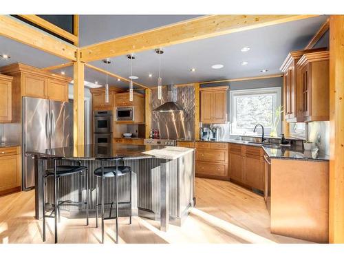 243052 Westbluff Road, Rural Rocky View County, AB - Indoor Photo Showing Kitchen