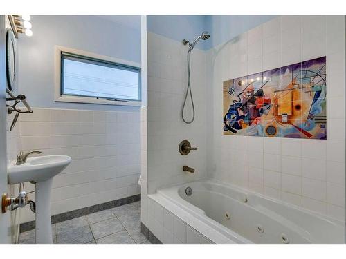 383 Acadia Drive Se, Calgary, AB - Indoor Photo Showing Bathroom