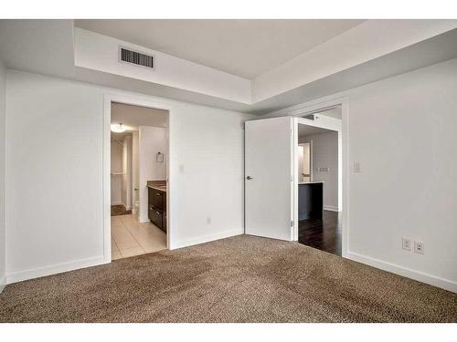 703-888 4 Avenue Sw, Calgary, AB - Indoor Photo Showing Other Room